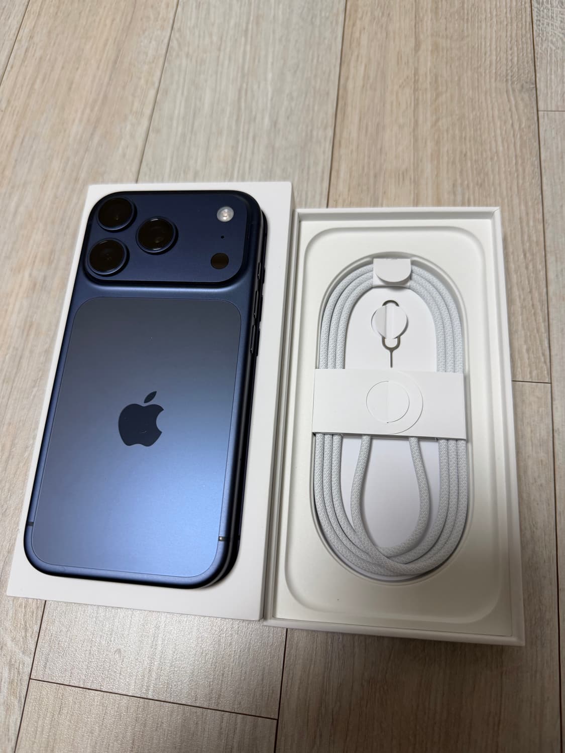 아이폰 17프로 256GB 블루 s급 판매합니다 상품이미지1