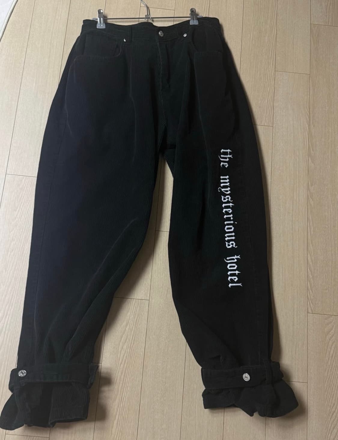 더미스테리어스호텔 CORDUROY BELTED PANTS 상품이미지1