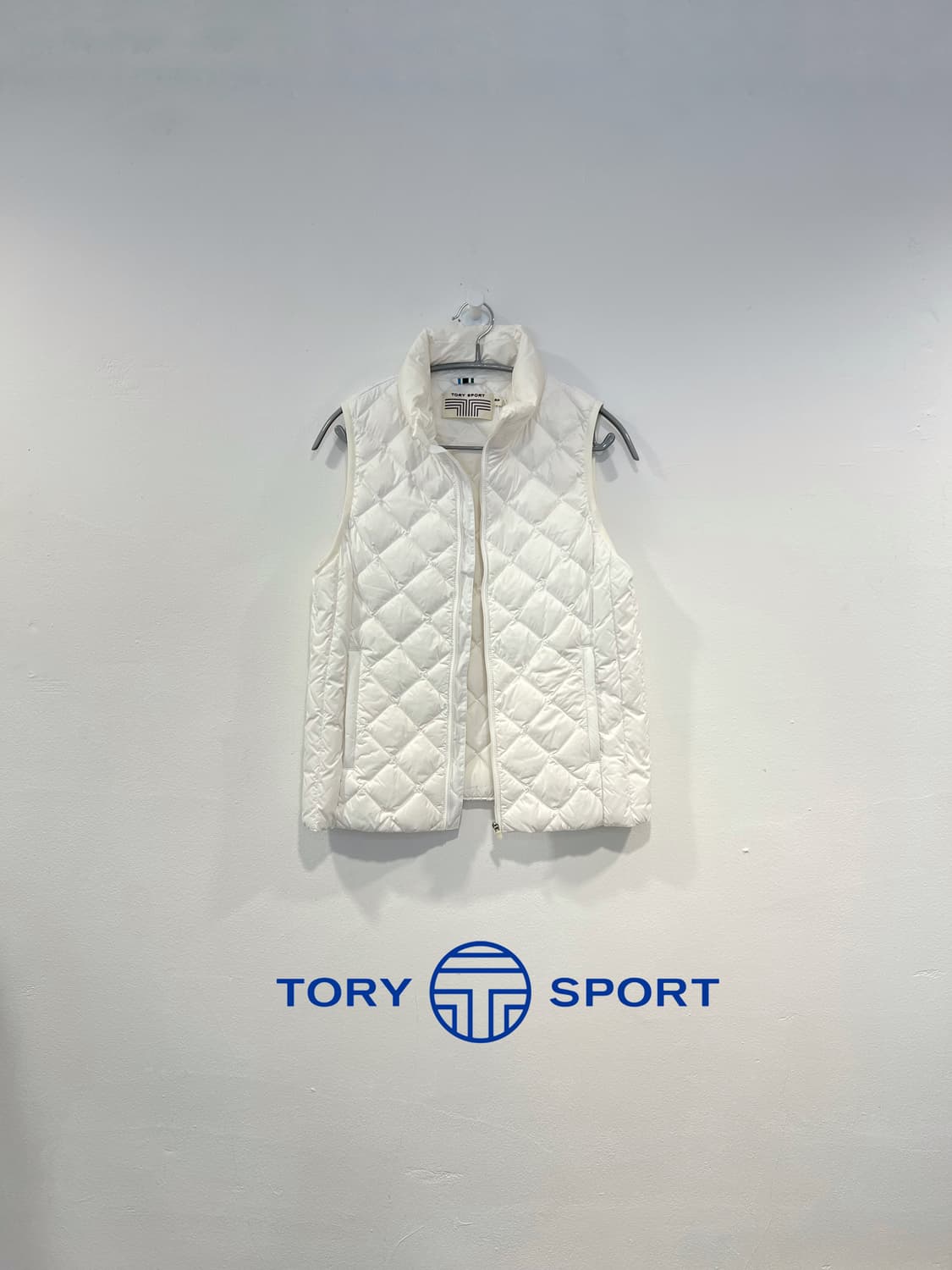 TORY SPORT 토리버치 스포츠 경량패딩 조끼 상품이미지1