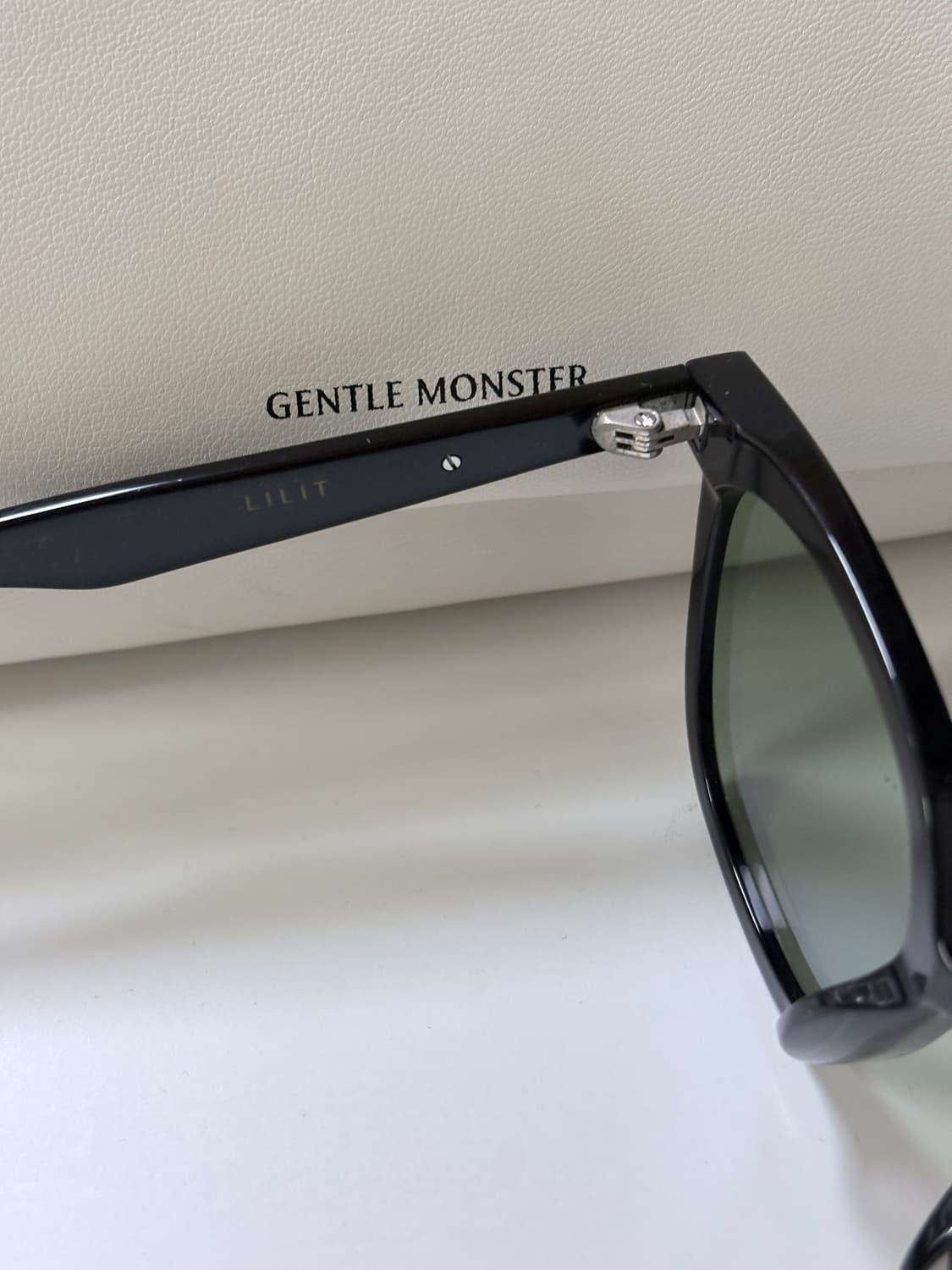 젠틀몬스터 릴리트01 K 카키 상품이미지3