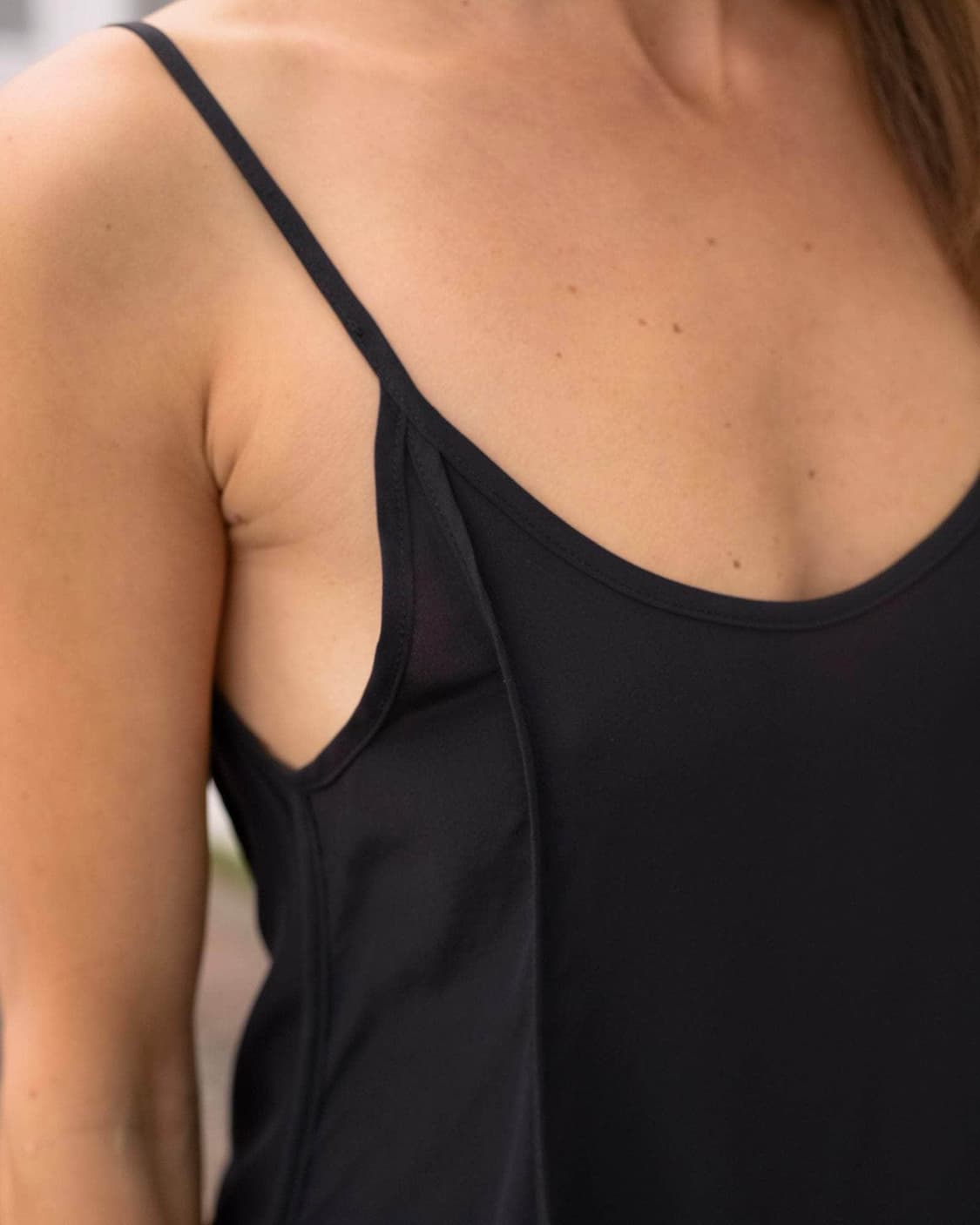 [XS,S,M]베이스레인지 Ade 실크 슬리브리스 탑/블랙 상품이미지3