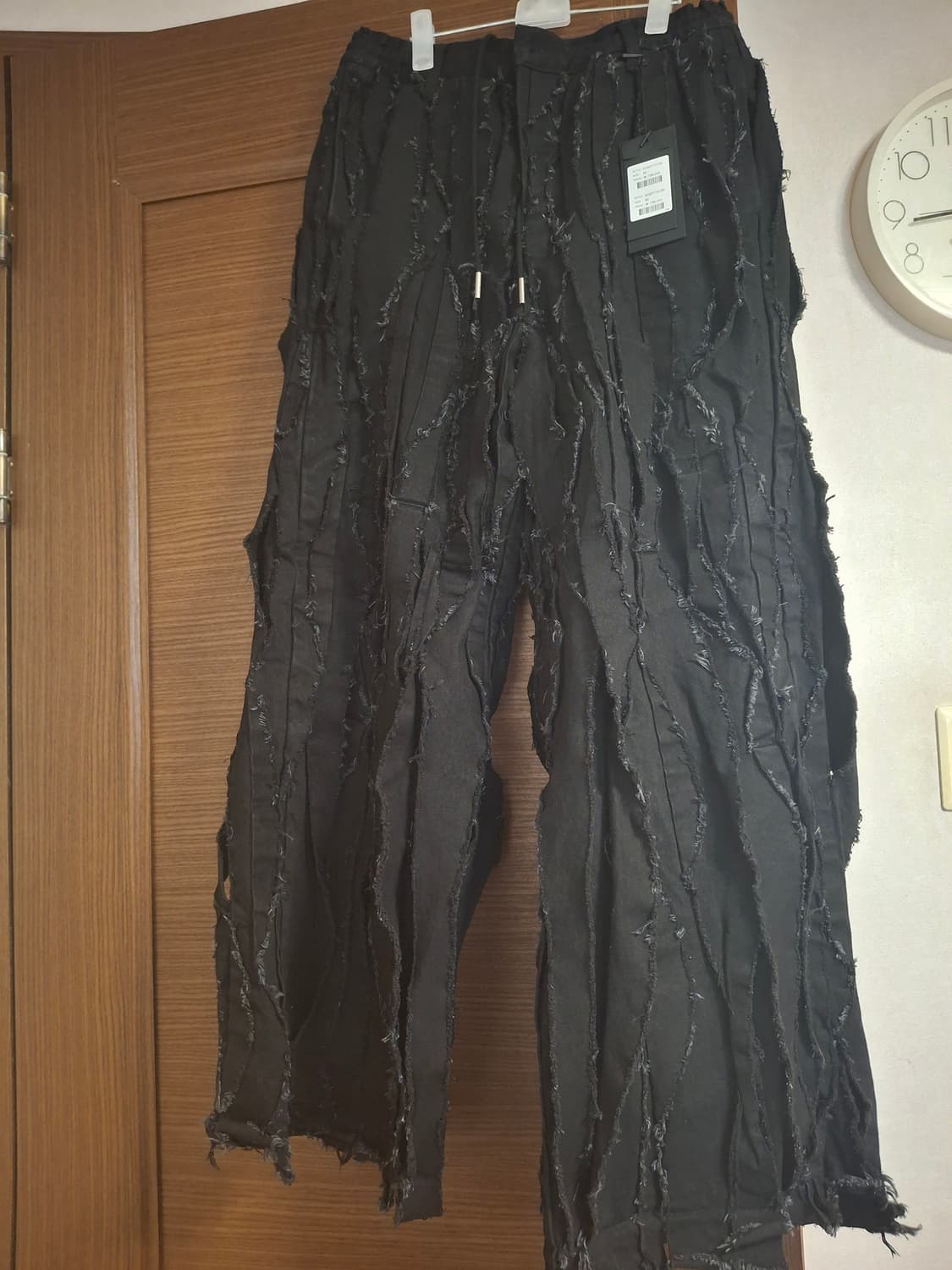 (82) 송지오 어시메트릭 플리츠 데님 블랙
SH5PT731BK 상품이미지1