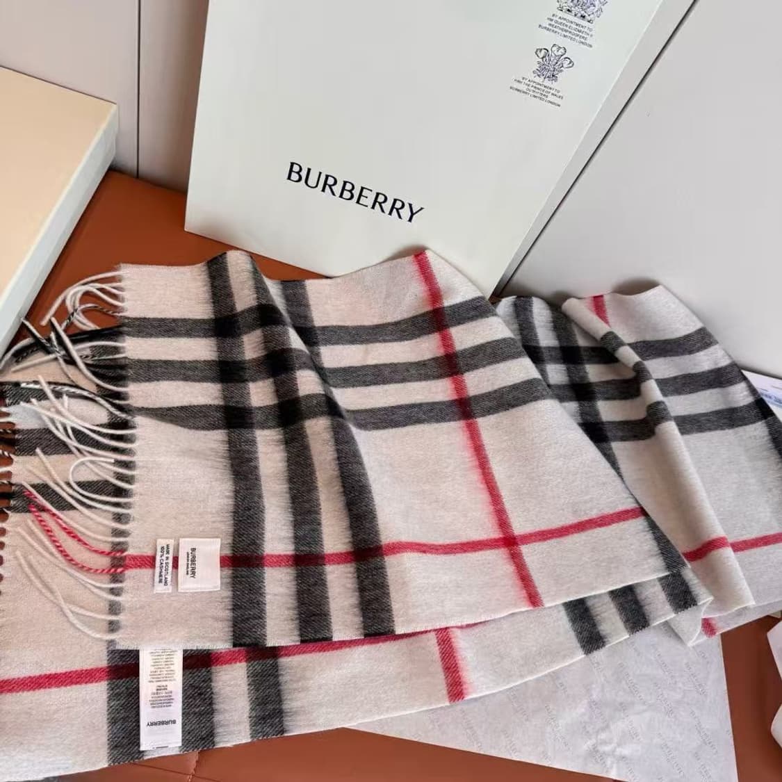 버버리숙녀 리버서블 스카프
 상품이미지1