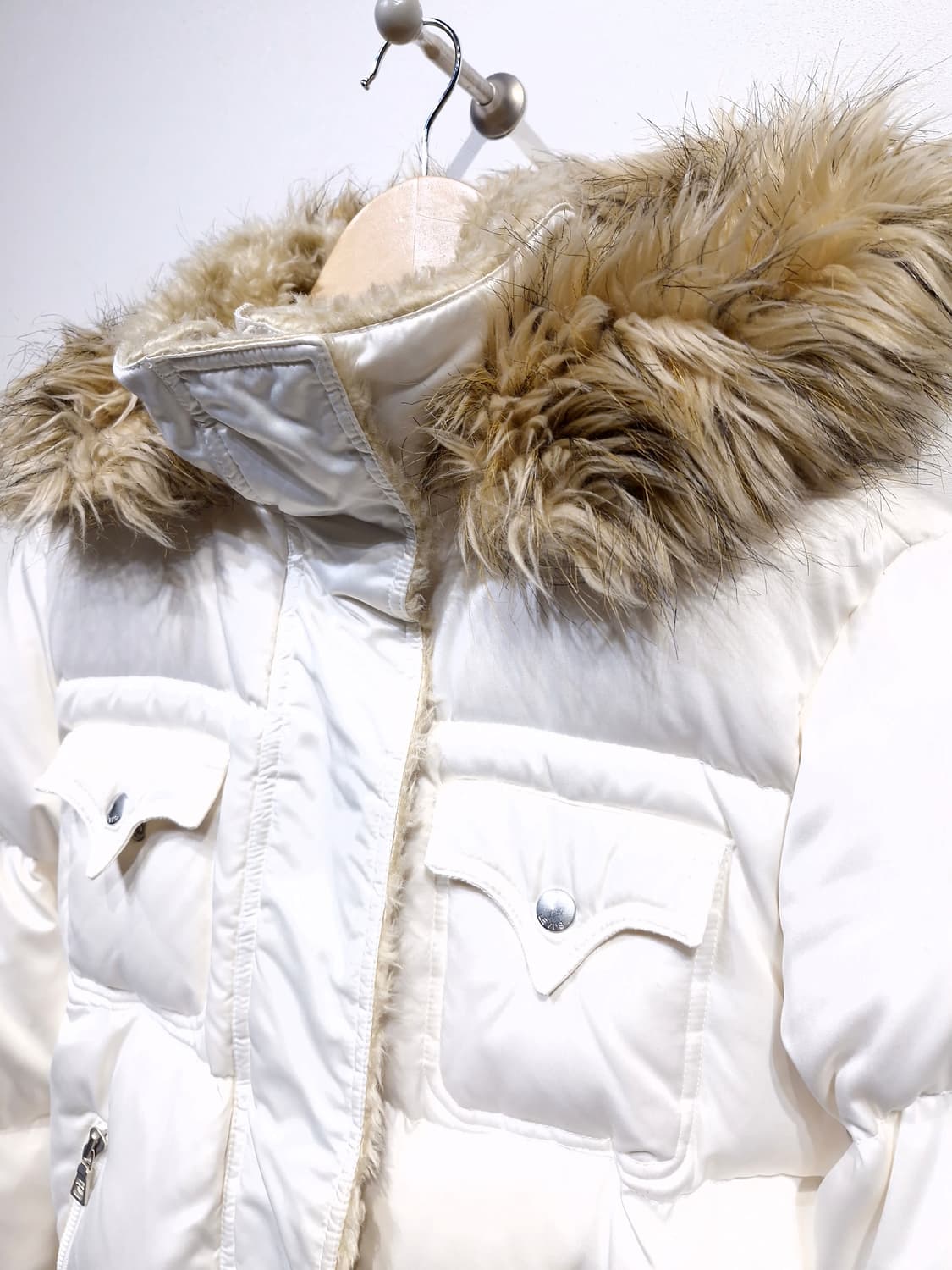 Levi's 리바이스 크롭 후드퍼 다운패딩 자켓_95 상품이미지3