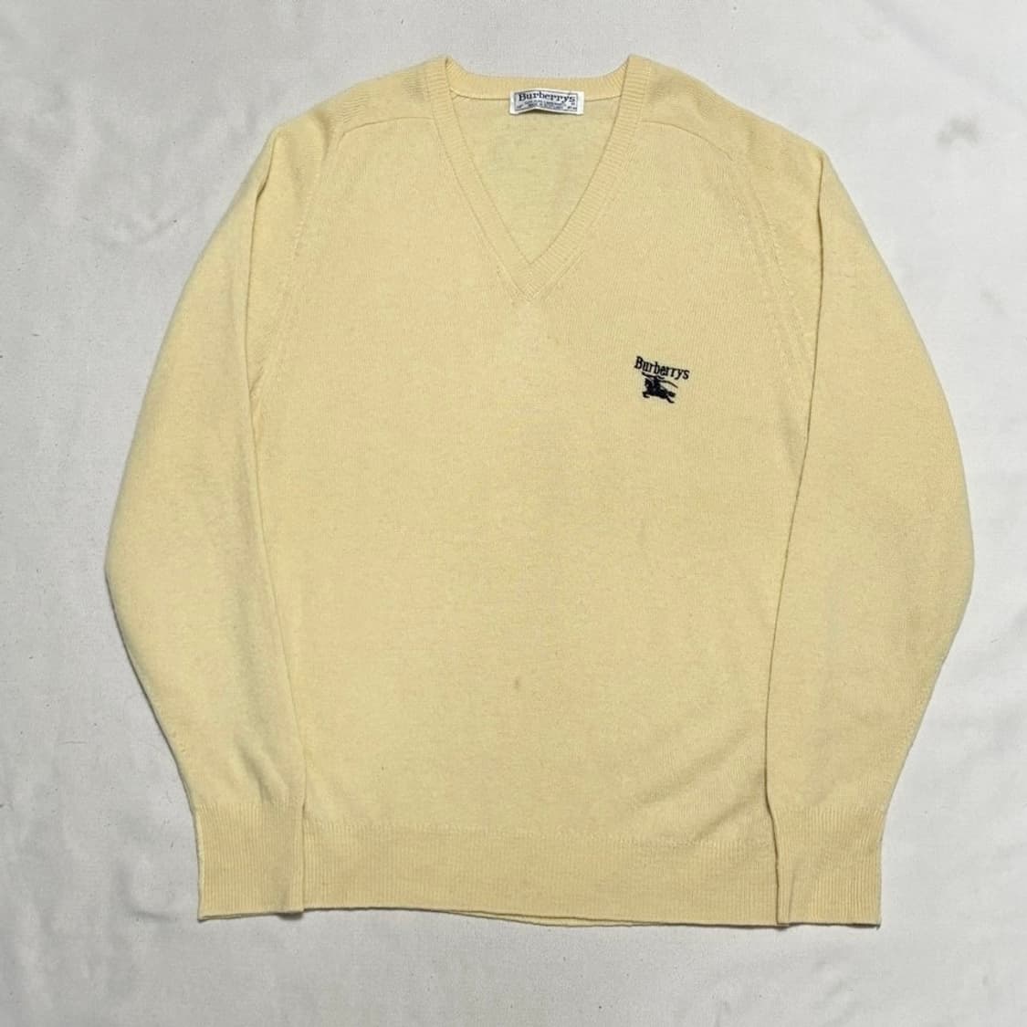 38 버버리 퓨어뉴 울 옐로우 브이넥 니트 상품이미지2