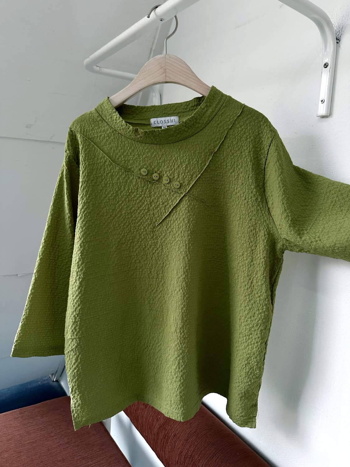 Natural volume fabric design neck top 상품이미지4