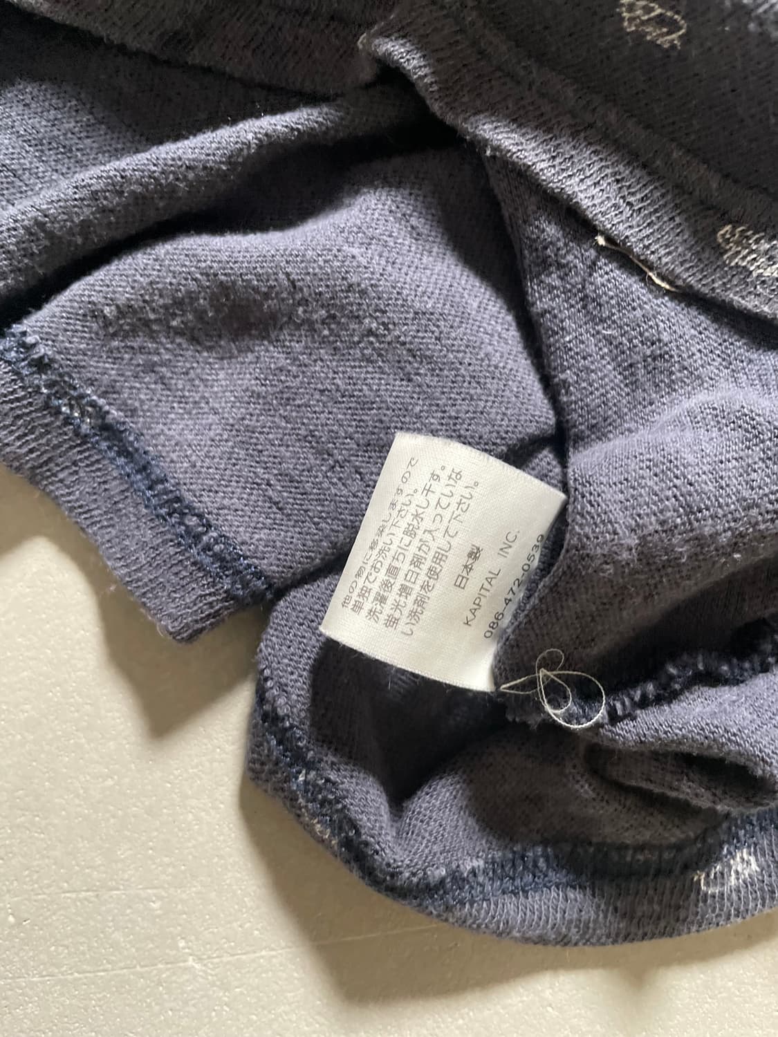 캐피탈 패턴 포켓 티 상품이미지5