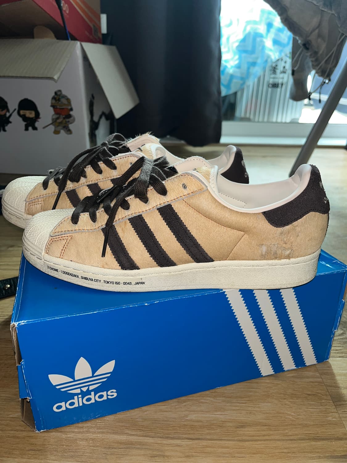 아디다스x아트모스 송치 슈퍼스타 하치코 280 상품이미지1