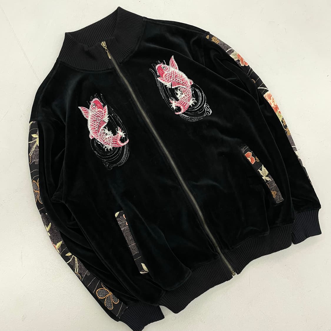 카라쿠리 타마시 잉어자수 오리엔탈 벨루어 사이드라인 집업 상품이미지4