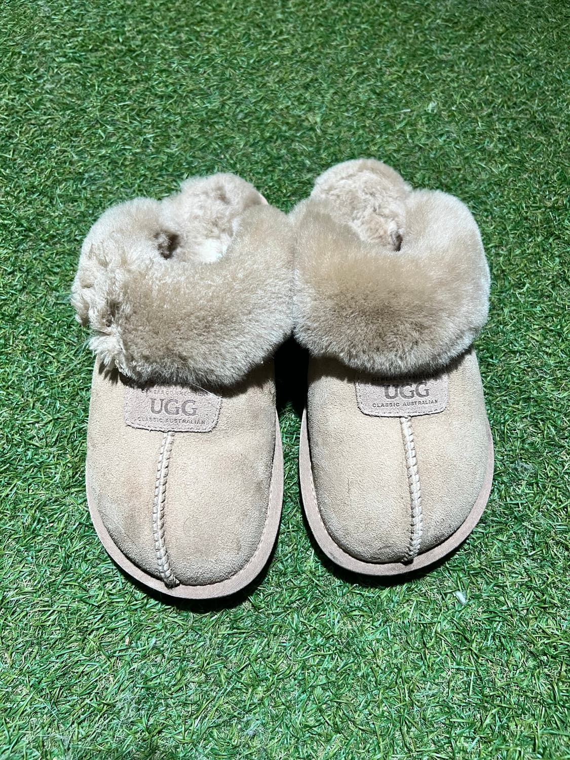 Ugg 슬리퍼 260입니다. 상품이미지1