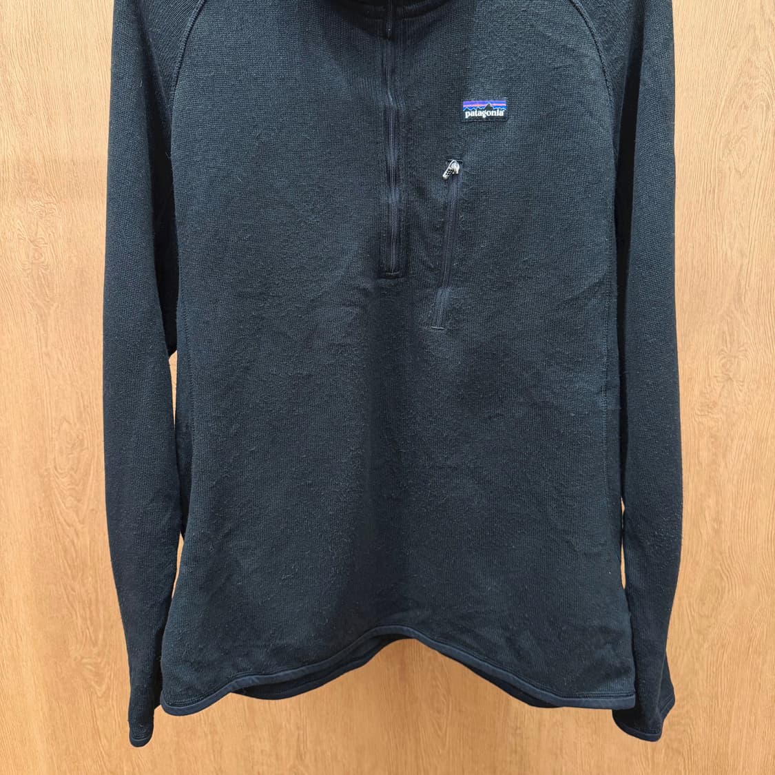 파타고니아 신칠라 플리스 하프 집업 지퍼 포켓 디테일 레귤러핏 블랙 상품이미지5