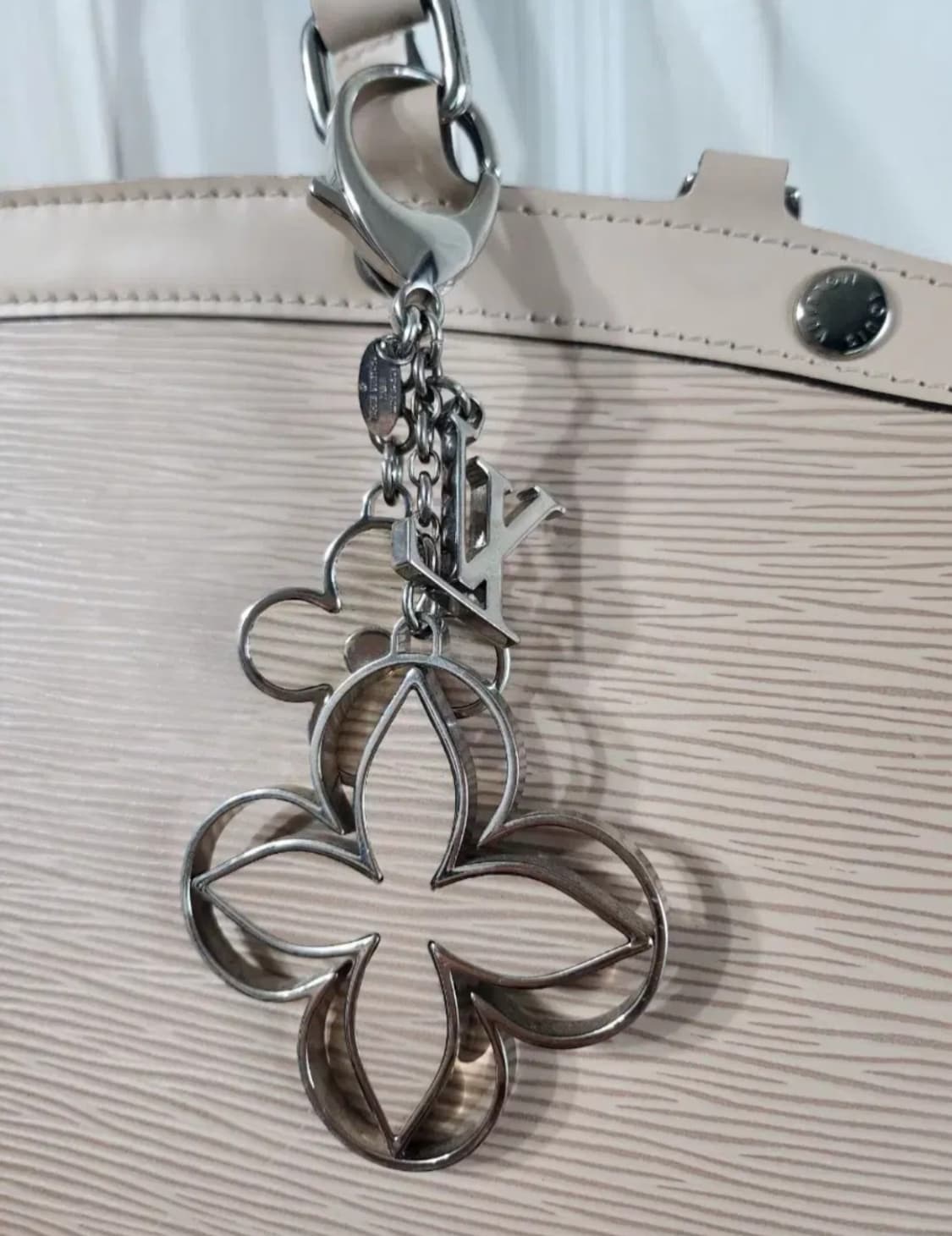 루이비통 에삐 브레아 MM 듄 색상 참 포함 상품이미지3