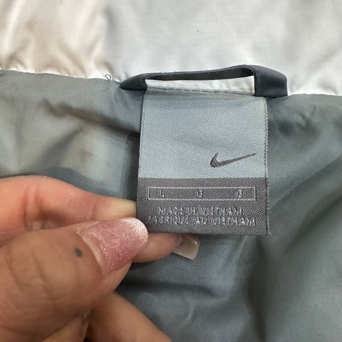 나이키 올드스쿨 사이드라인 덕다운 푸퍼 패딩L 상품이미지3