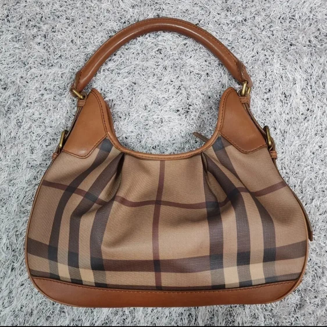 버버리 호보백 숄더백 상품이미지1