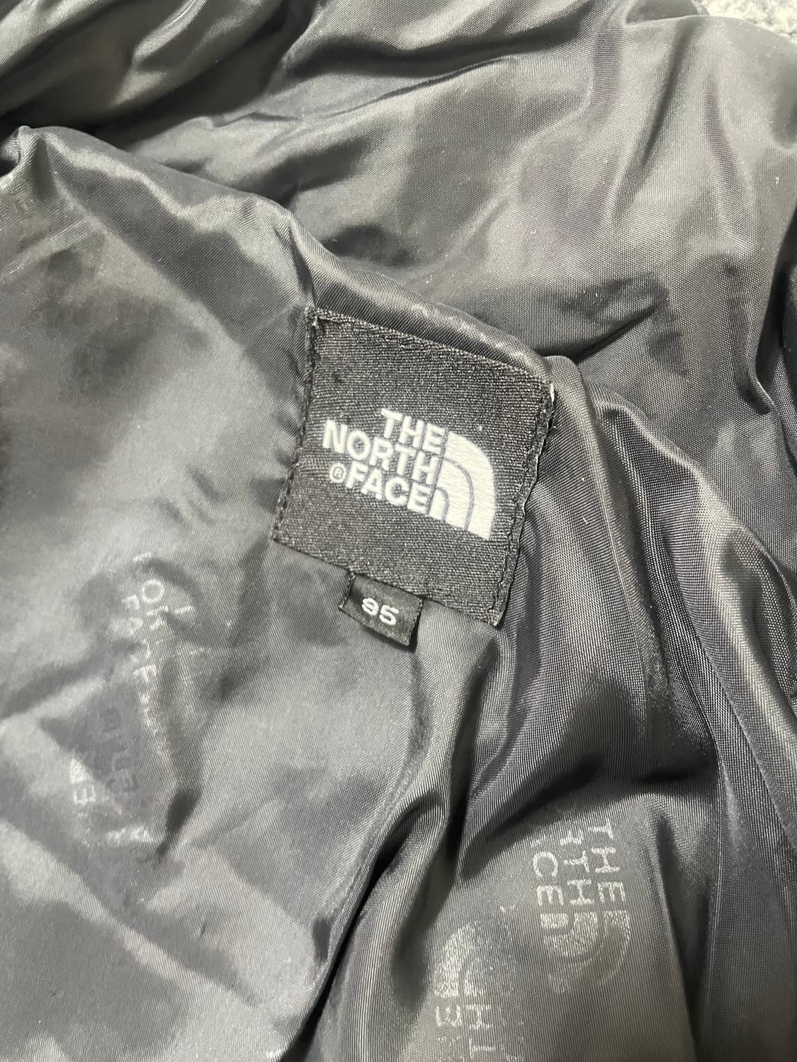 빈티지9. 노스페이스 경량 패딩 블랙 상품이미지3