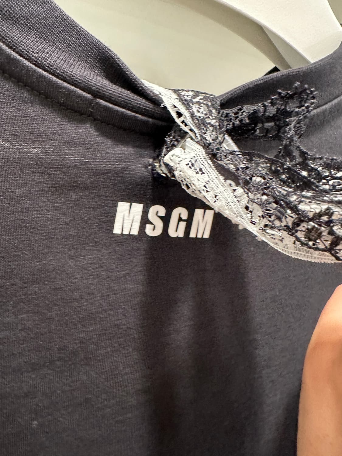 MSGM 레이스 프릴 티셔츠 블랙 상품이미지5