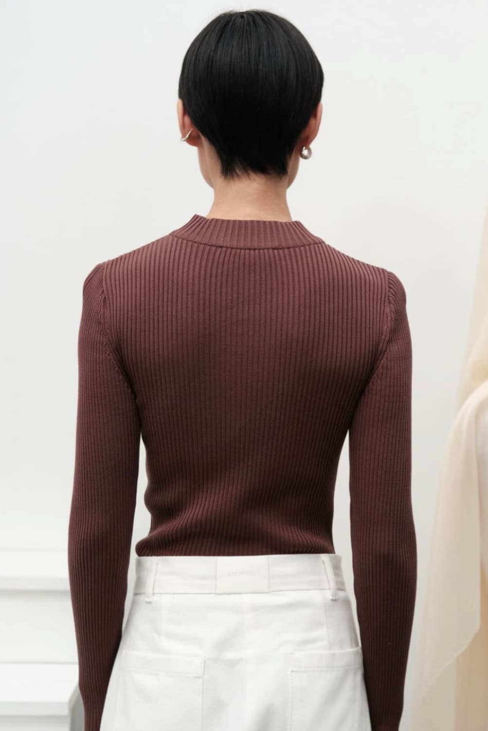 아모멘토 리브드 목 넥 가디건 브라운 상품이미지4