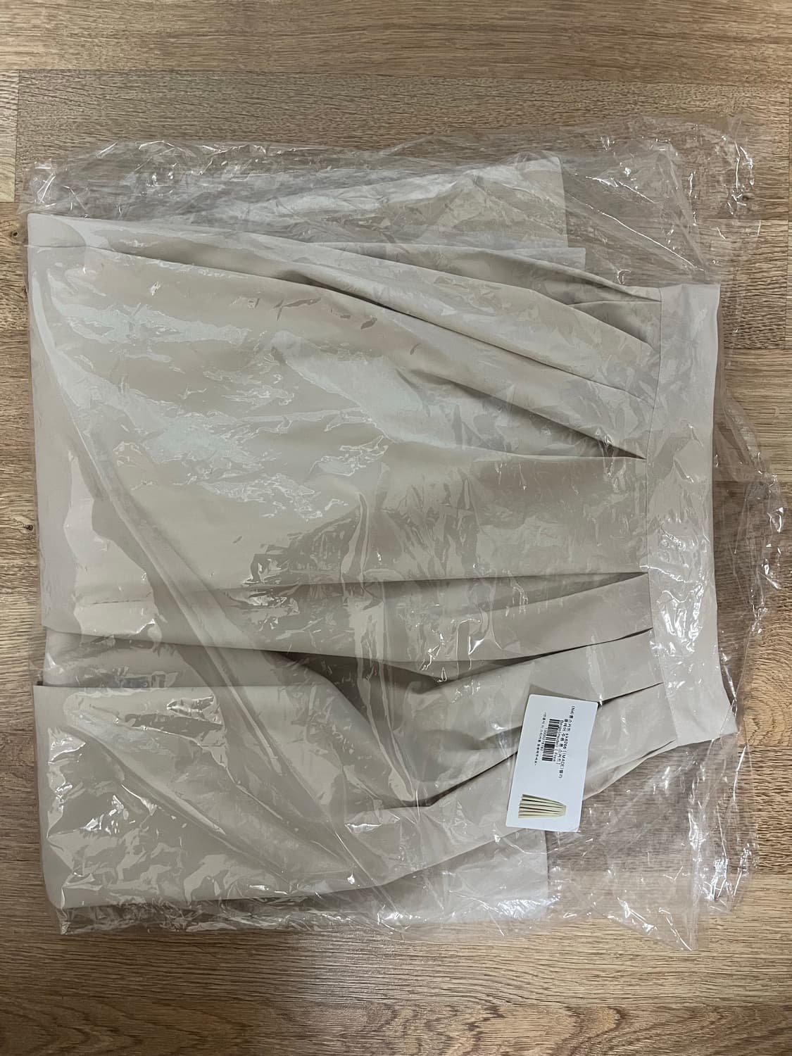 미사용)아뜨랑스)벨라 플레어 주름 롱스커트 (연베이지) 상품이미지3