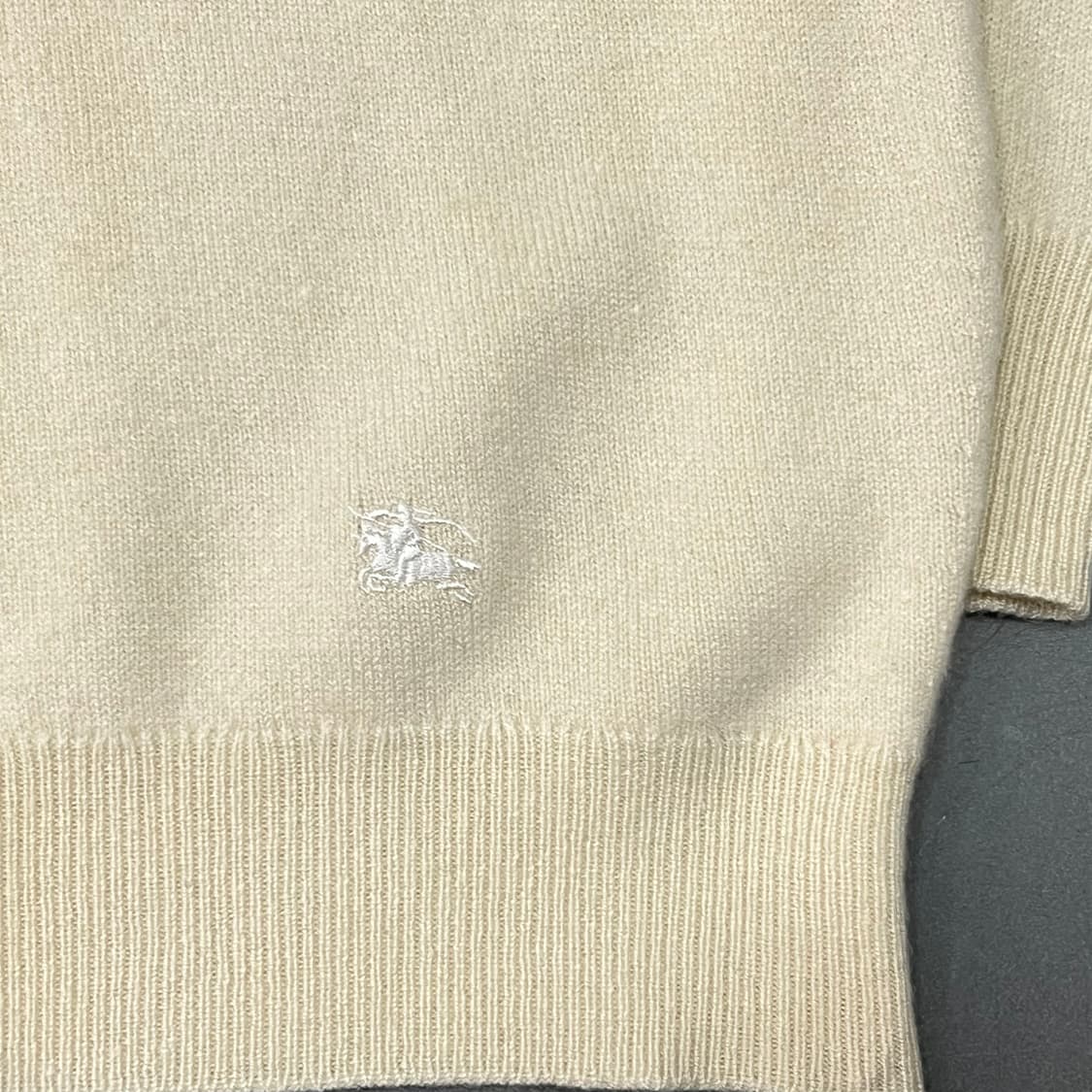  버버리 메리노울 터틀넥 니트 y14531 상품이미지4