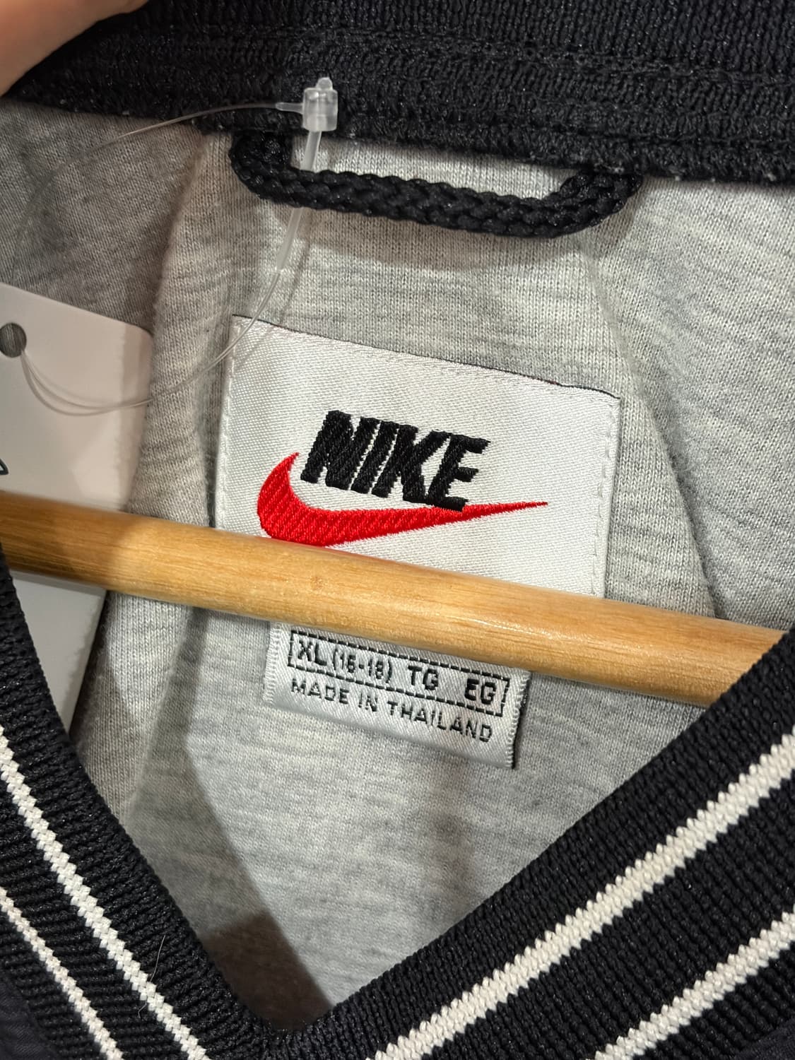 J41 90s 나이키 미들로고 풀오버 윈드브레이커 상품이미지4