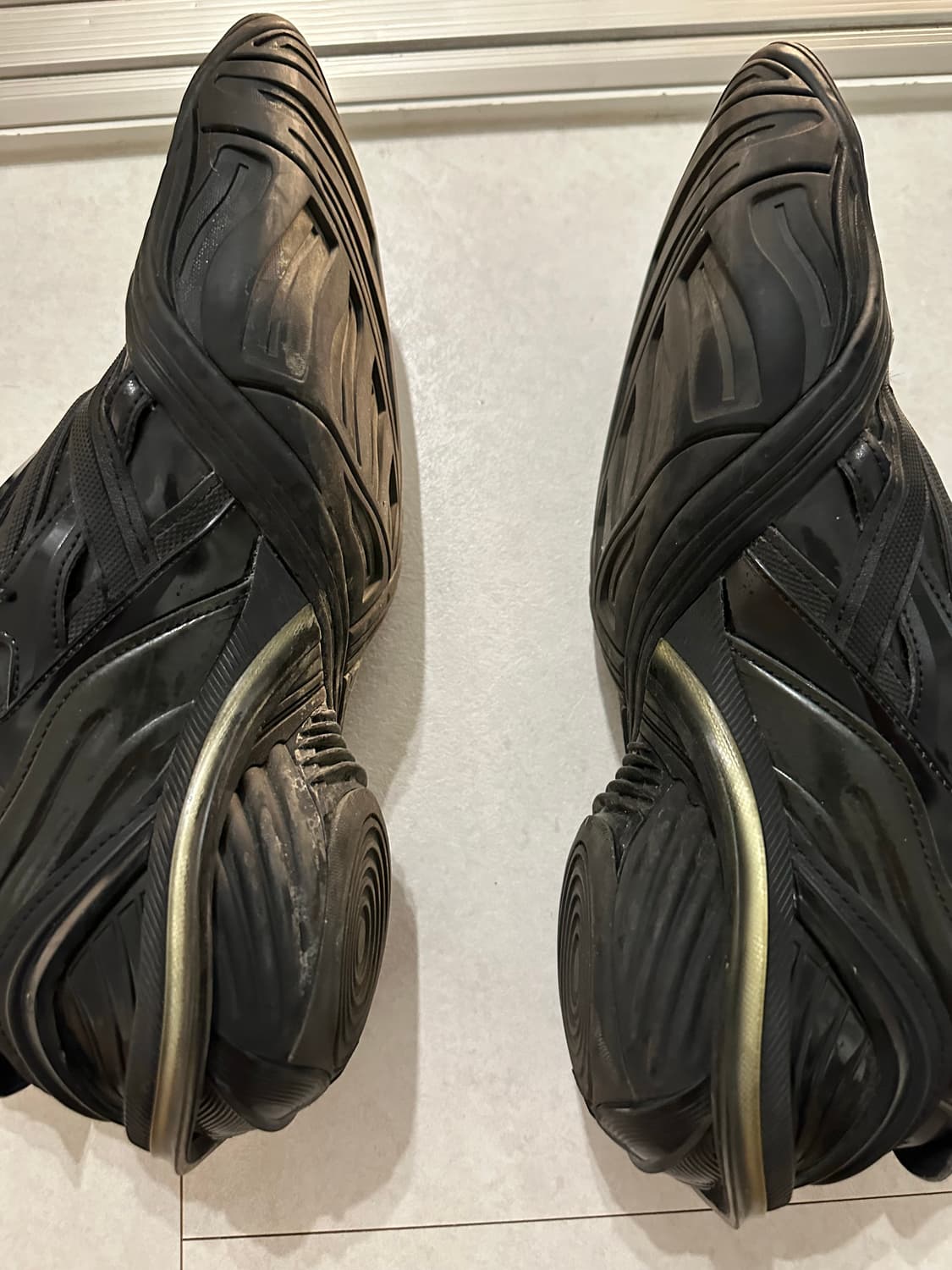 (44)발렌시아가 타이렉스 상품이미지7