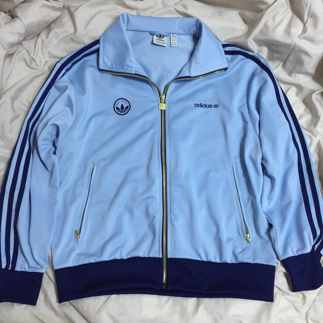 아디다스 파이어버드 배지 트랙 탑 져지 클리어 스카이 L 상품이미지1