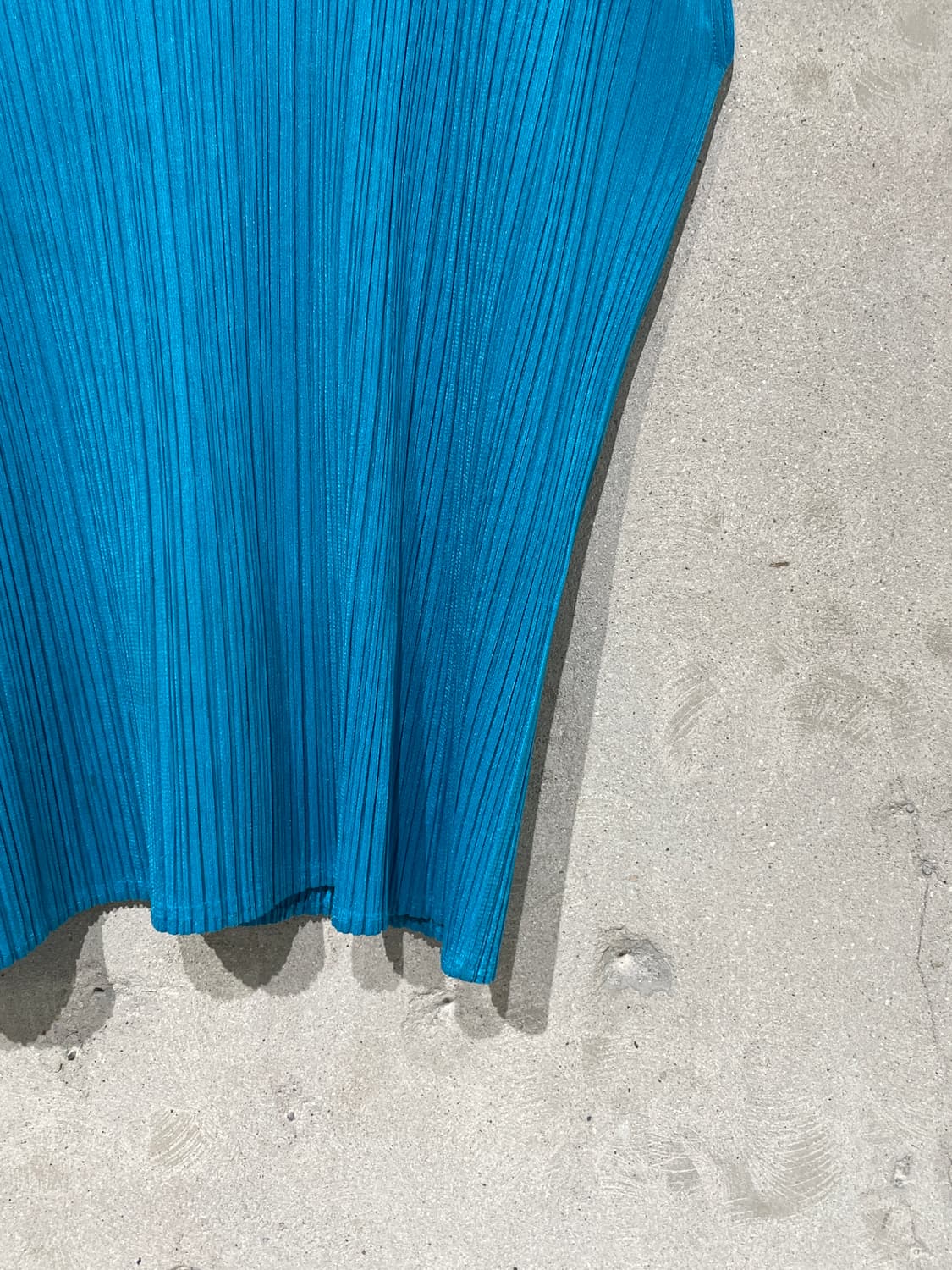 플리츠 플리즈 터쿼즈 암핏 라인 크루넥 하프티 상품이미지5