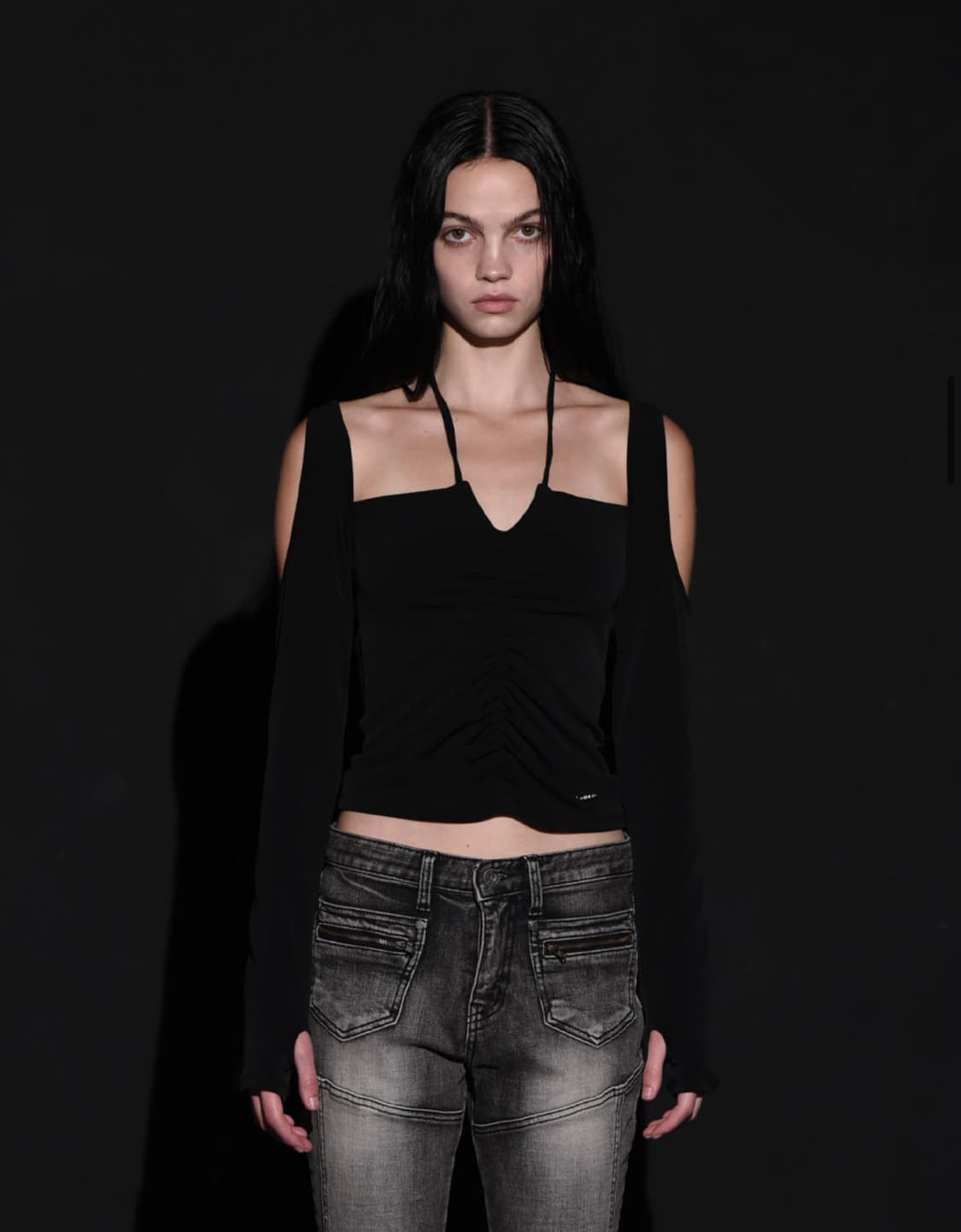 보헤미안서울 보헴서 셔링 홀터 워머 티셔츠 긴팔 블랙 상품이미지1