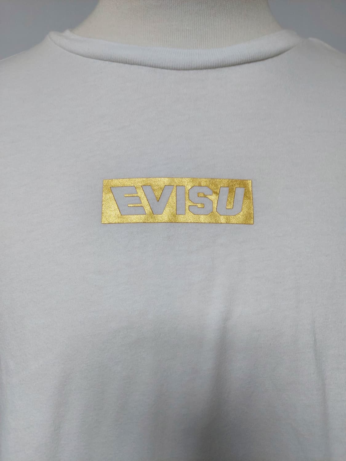 EVISU 화이트 뒷면 날개 자수 반팔티 (XL)

 상품이미지4