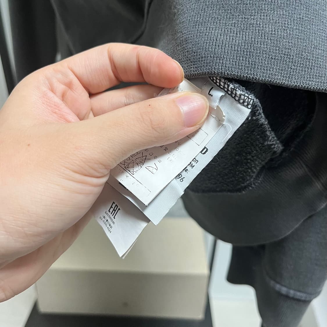 정품 L) 스톤아일랜드 챠콜 맨투맨 100 상품이미지6