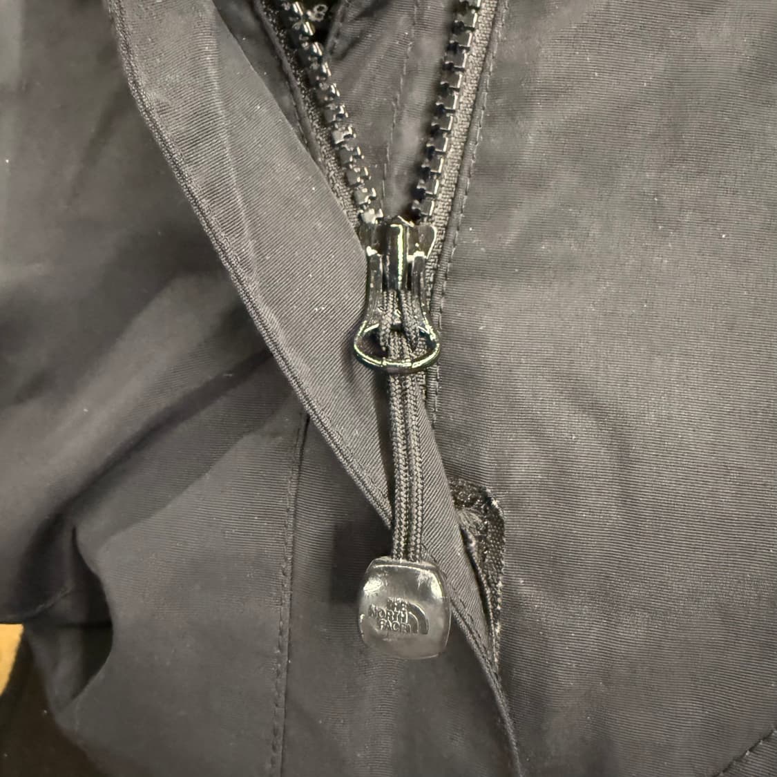 [정품/85] 노스페이스 블랙 후드 바람막이 자켓 b18 상품이미지5