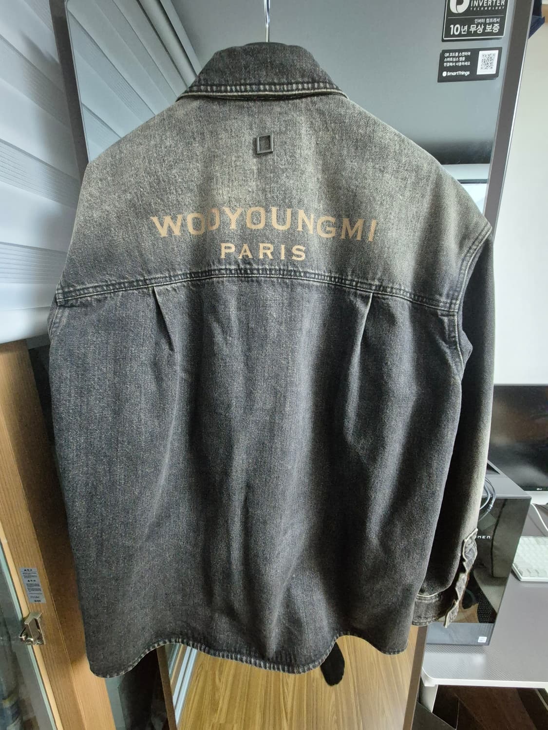 우영미 25SS 그레이 워싱 데님 백로그 셔츠 50 상품이미지3