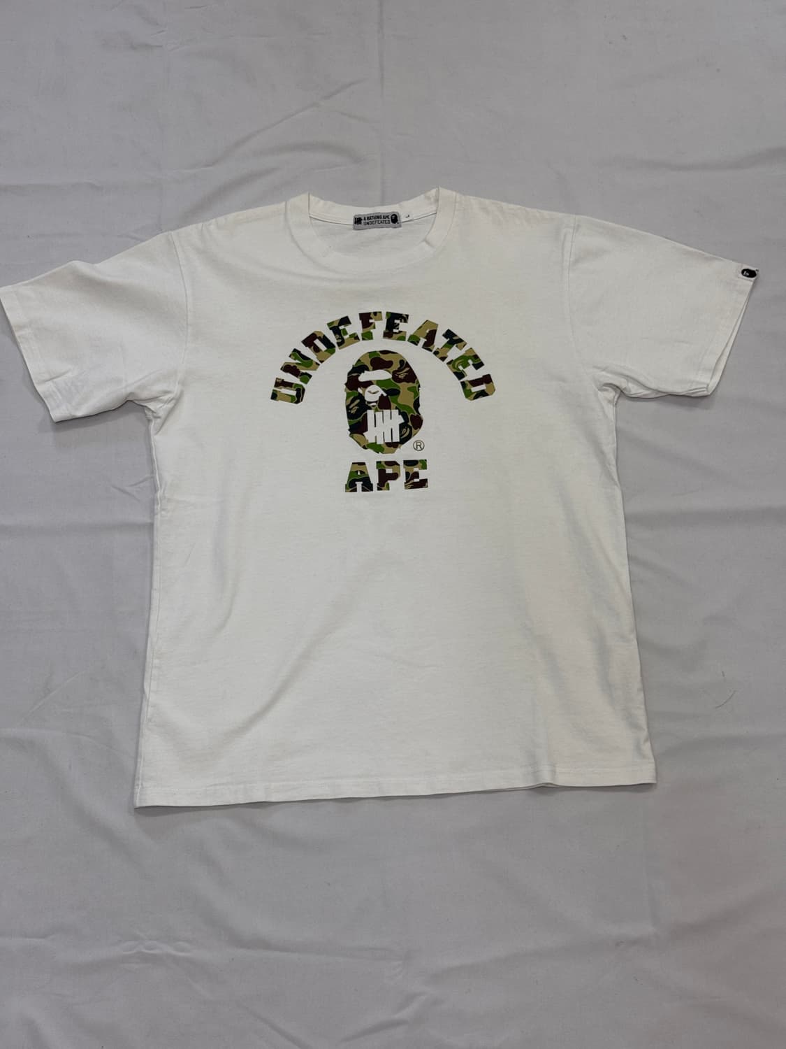 베이프 x 언디핏 반팔 티셔츠 상품이미지2