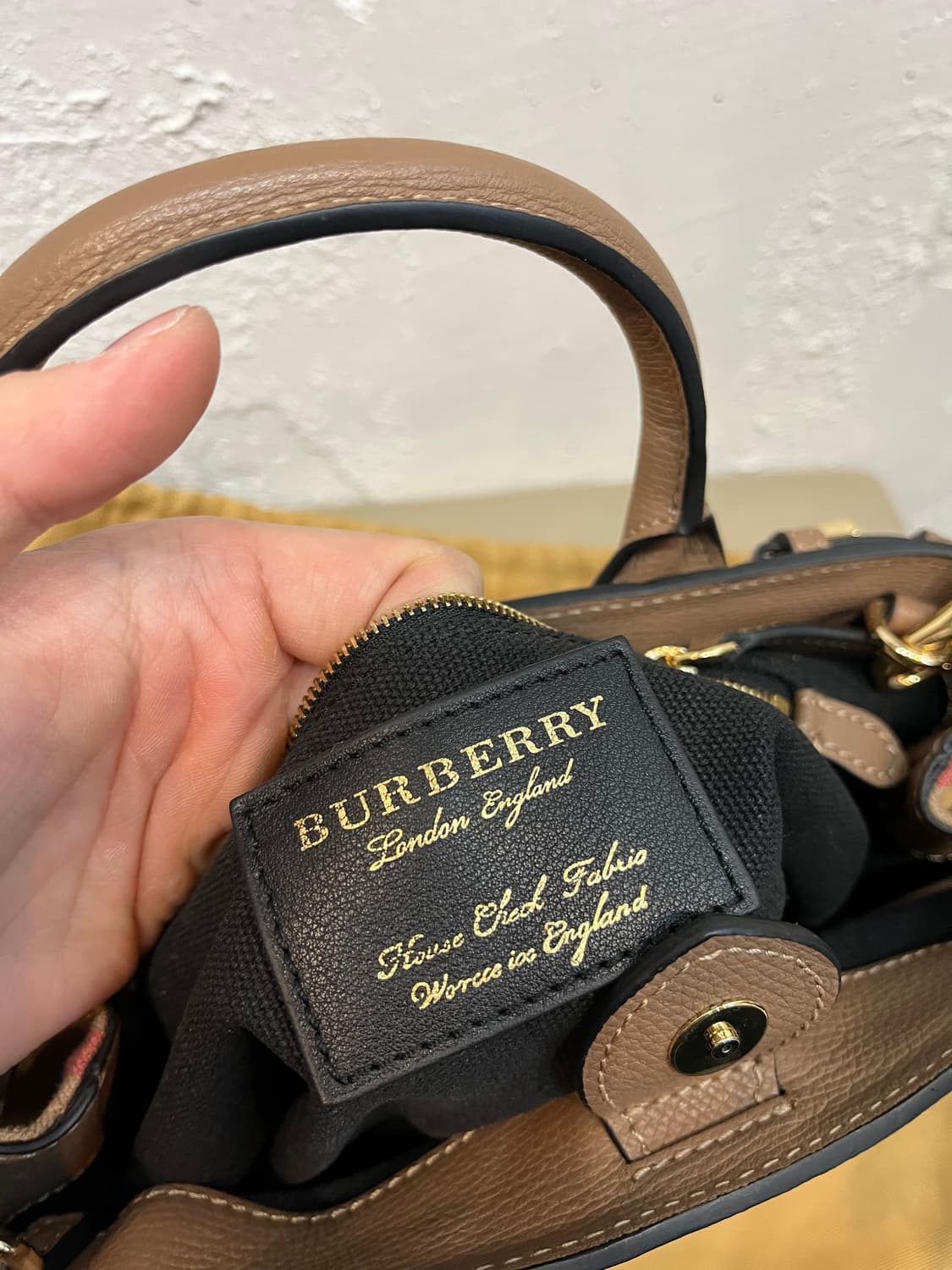 버버리 하우스체크 스몰 배너백 상품이미지6