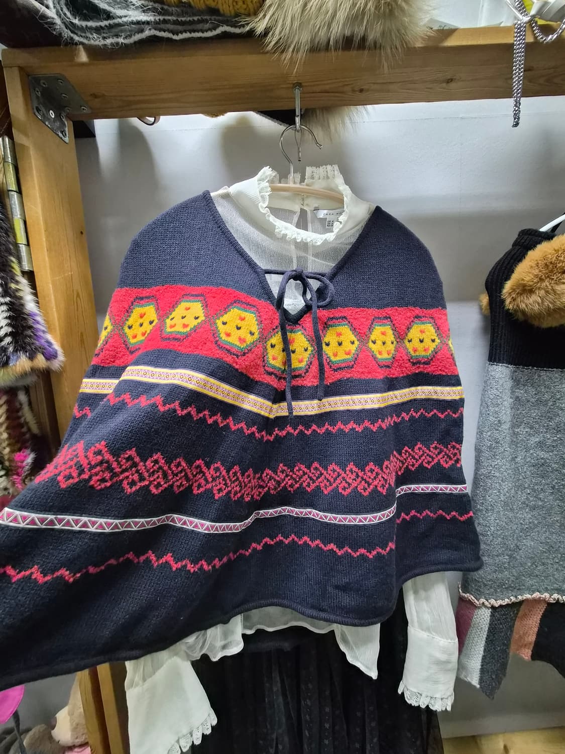 써스데이아일랜드 케이프. 질스튜어트 레이스샤 스커트 상품이미지2