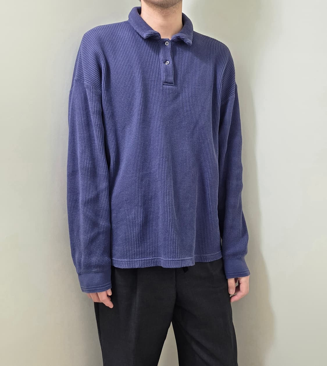 뷰티앤유스 더스티 블루 와플 칼라 티셔츠 상품이미지1