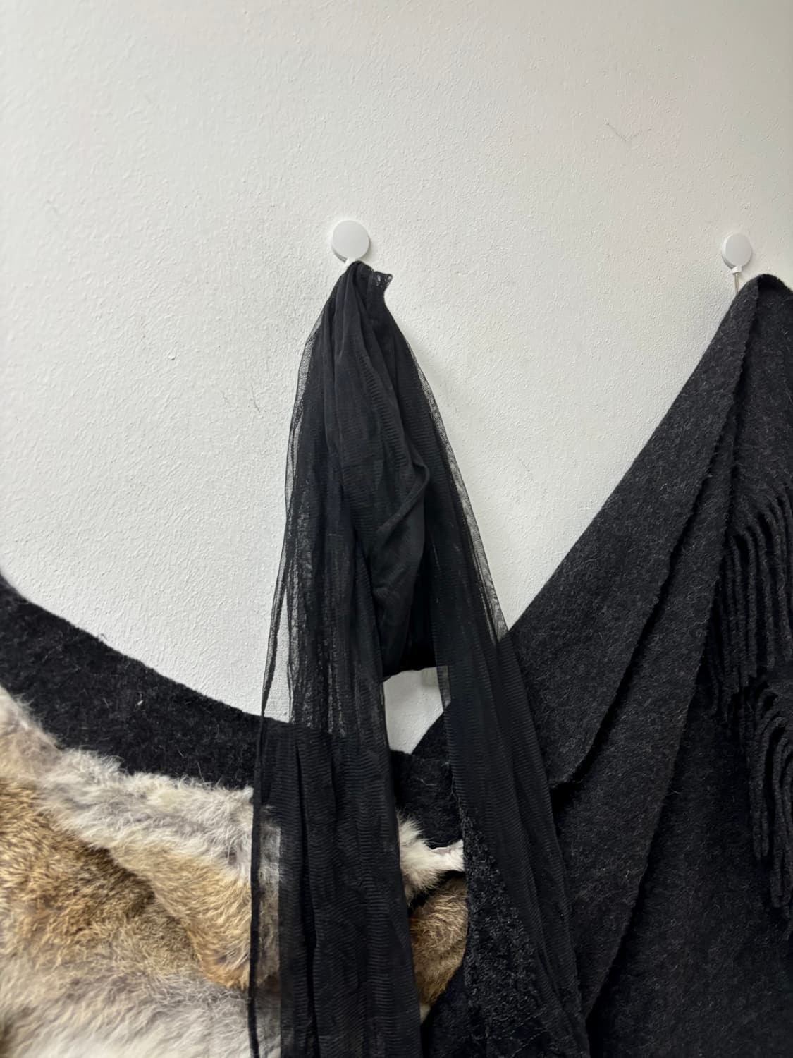 “Vintage” Black Scarf 상품이미지4