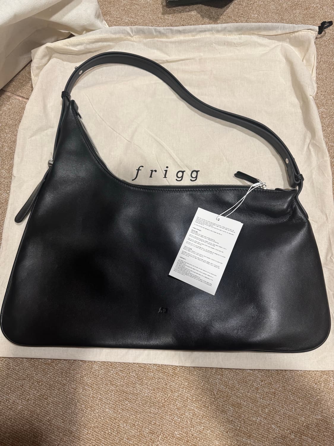 프리그 양가죽숄더백 상품이미지3