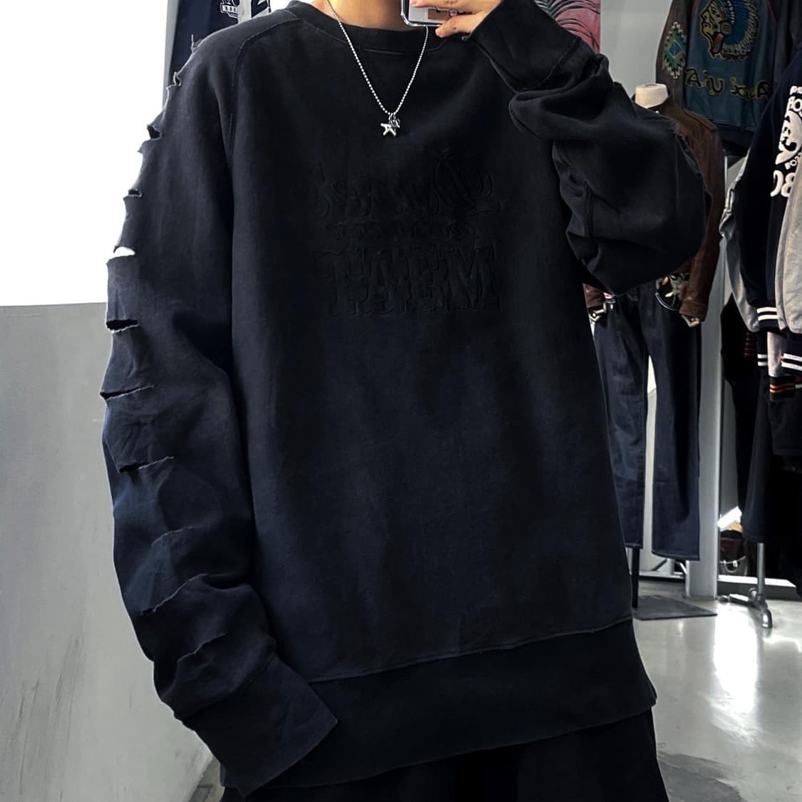 데이브스퀄리티미트 리버스위브 데미지 스웻셔츠 상품이미지1