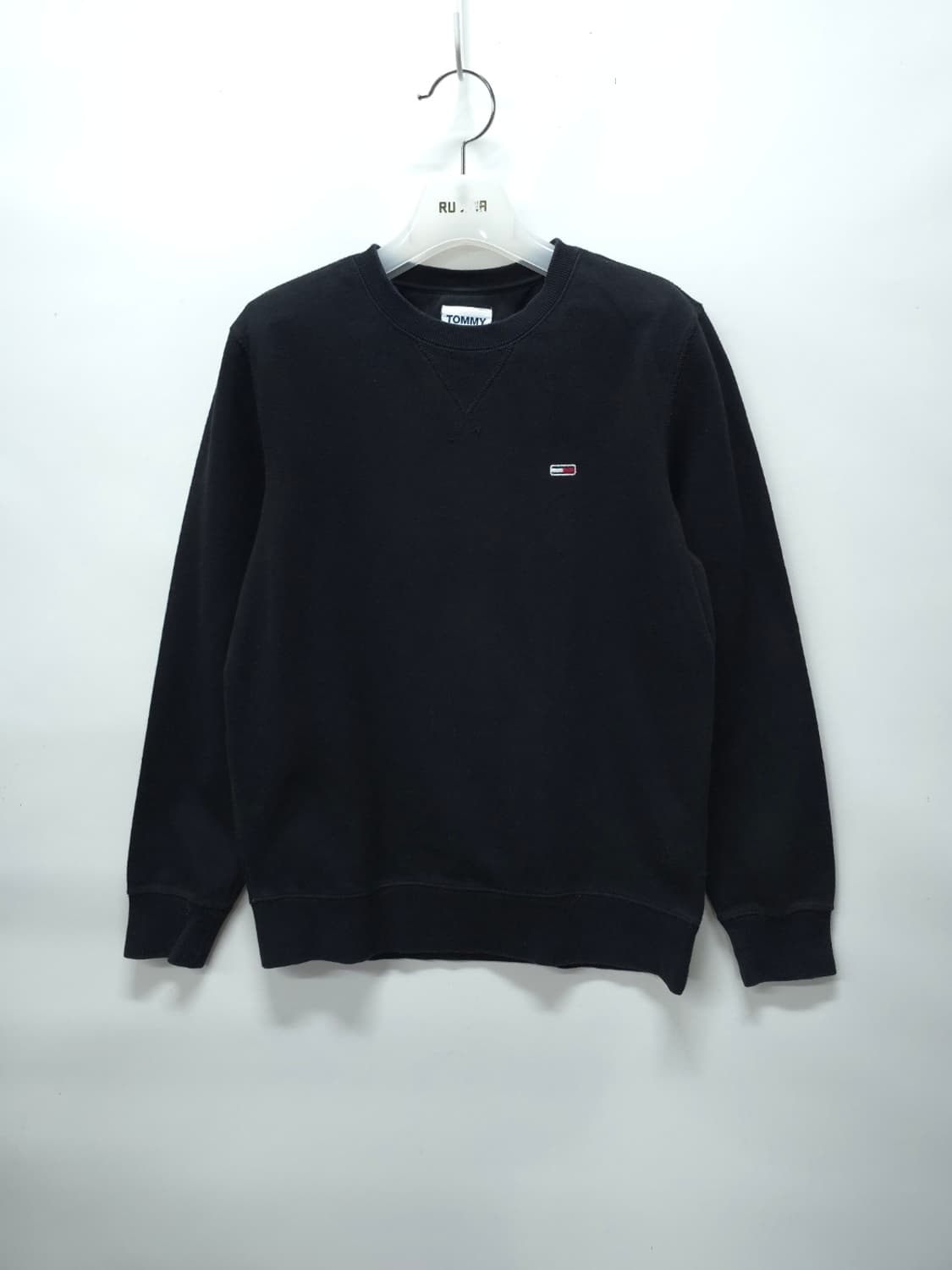 ​타미진스 클래식 로고 크루넥 맨투맨 블랙 (55) 상품이미지1