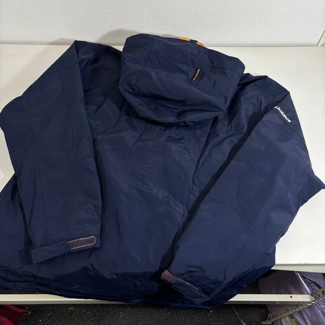 100 L 뉴발란스 네이비 기본로고 후드 나일론 바막자켓 상품이미지3