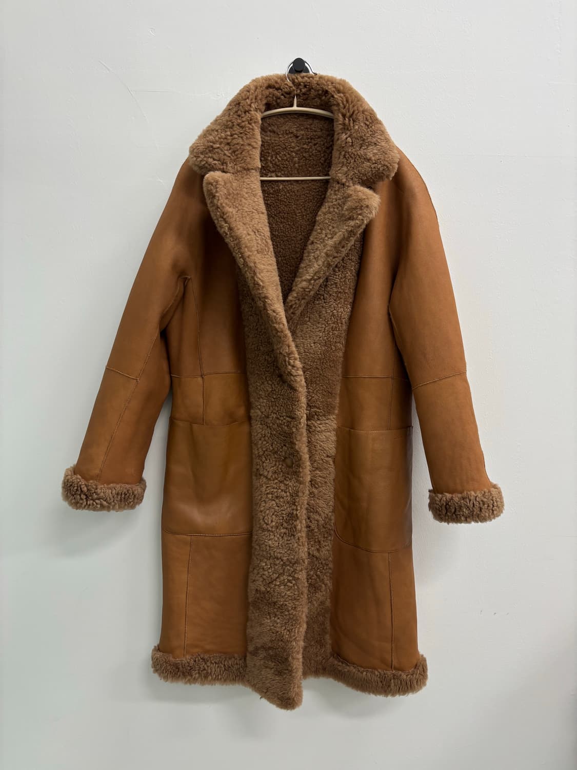 럭키슈에뜨 양면 리얼 무스탕 코트 상품이미지4