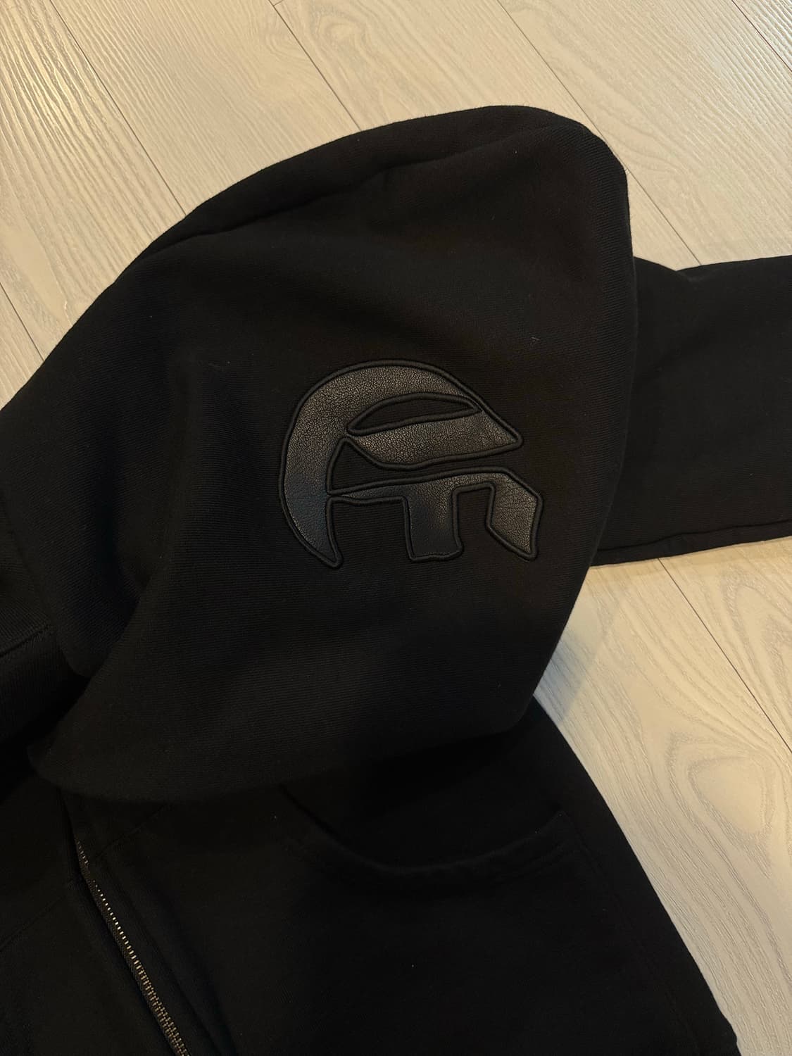 [ERTR X 니들]Leather Applique Hoodie ZipUp 상품이미지6