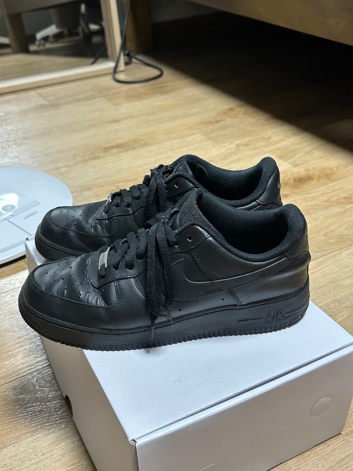 (275) 나이키 에어포스1 블랙 상품이미지3