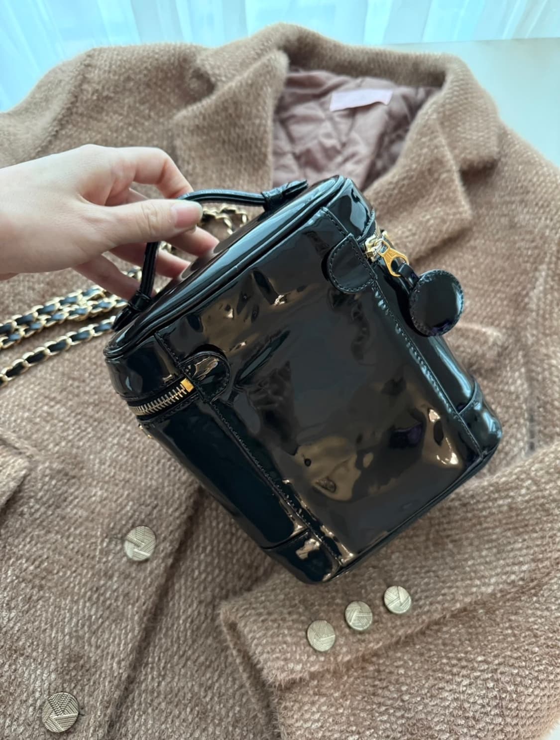 샤넬 베니티 코스메틱 페이던트 백. 상품이미지2