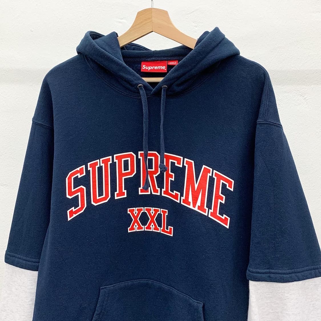 슈프림 XXL 로고 네이비 후디 상품이미지1