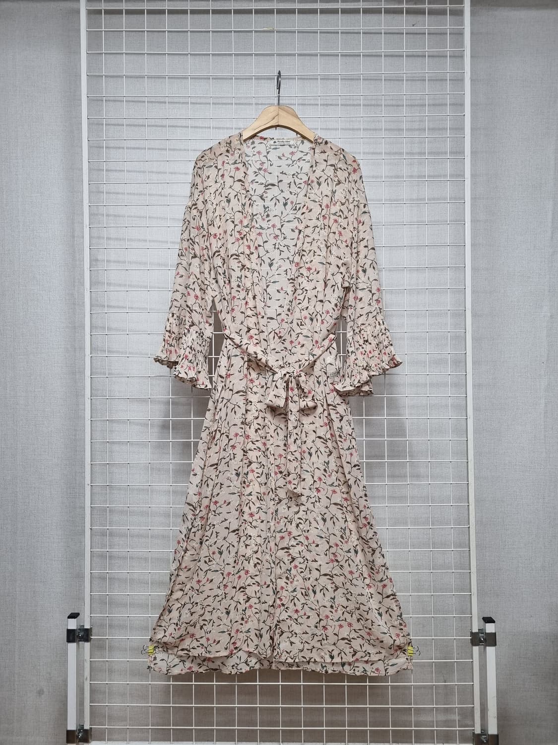 써스데이아일랜드 쉬폰 로브가디건 free 상품이미지1