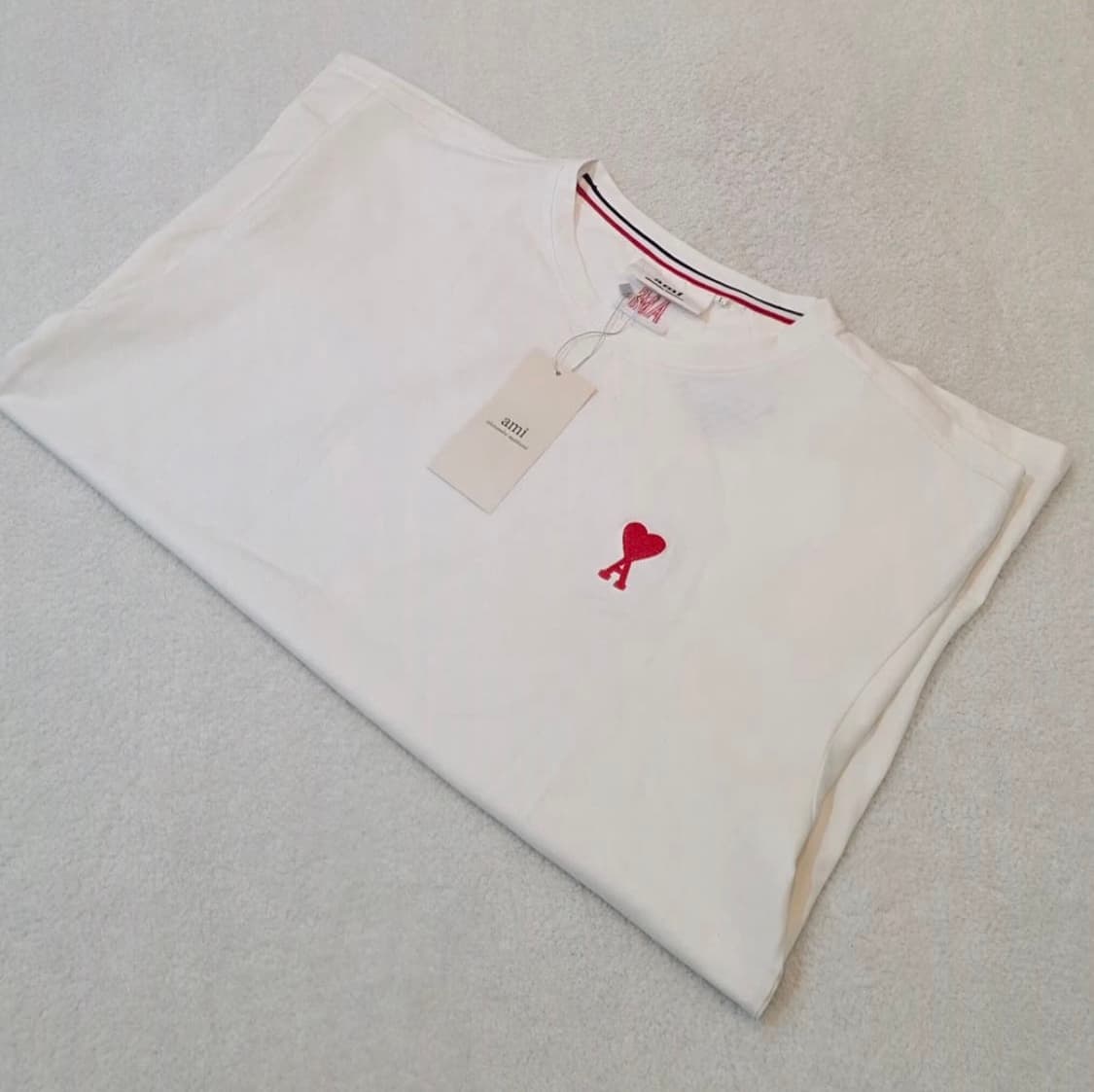 (새상품) 반팔티 상품이미지3