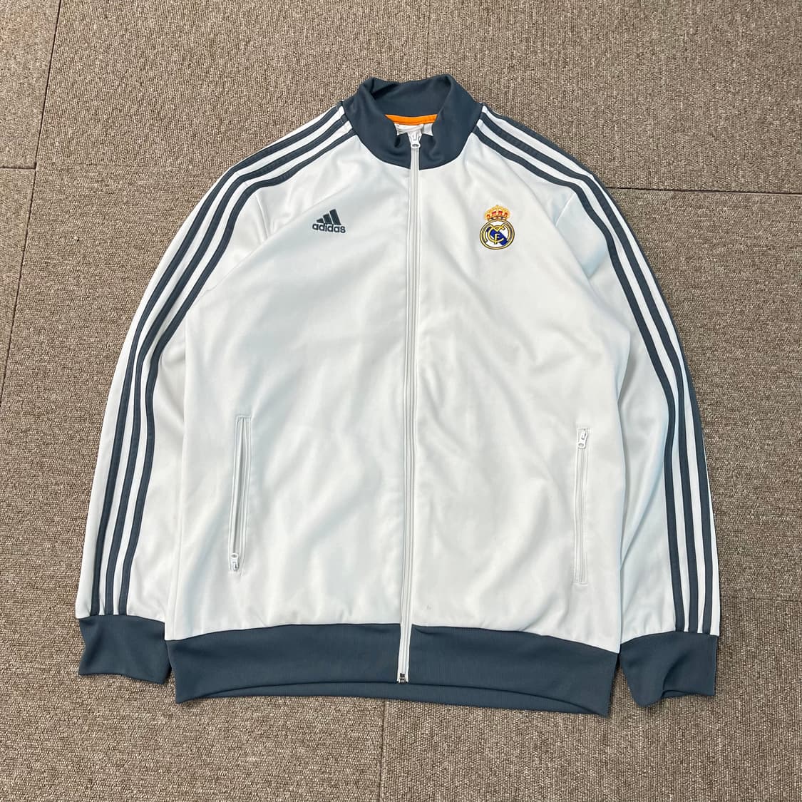 아디다스 레알마드리드 트랙탑  상품이미지2