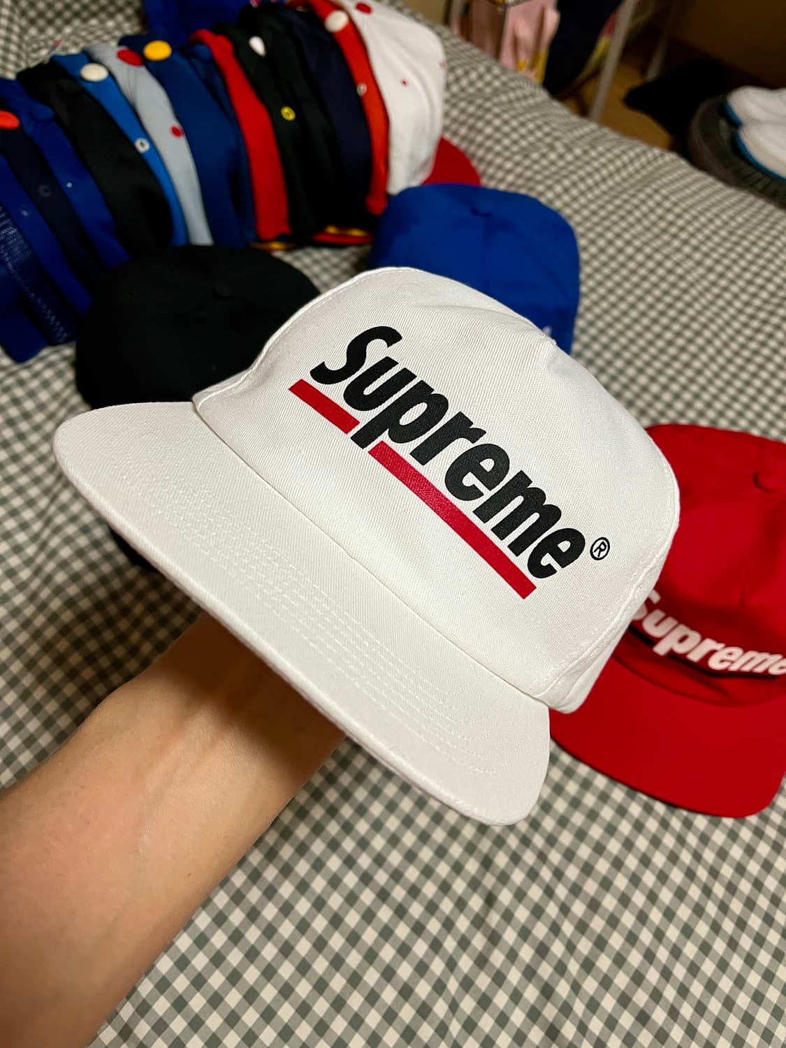 슈프림 언더라인 스냅백 화이트 상품이미지1